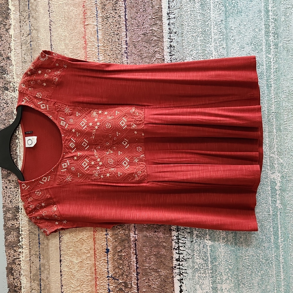Anthropologie Akemi and Kin  colored top